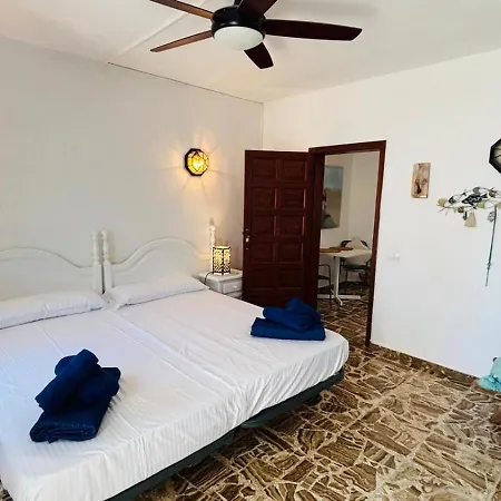 Casa Charlotte El Casa de Férias *